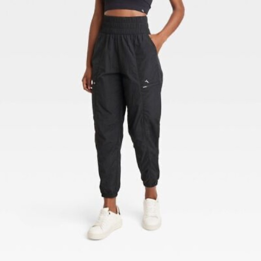 Women's High-Rise Cargo Joggers - JoyLab Black- L